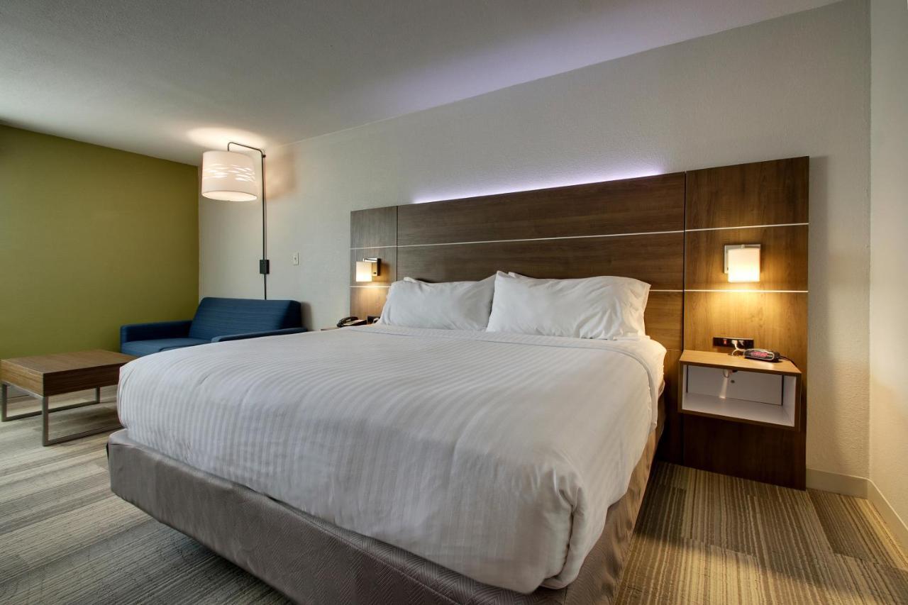 Holiday Inn Express & Suites Wapakoneta By Ihg Exterior photo
