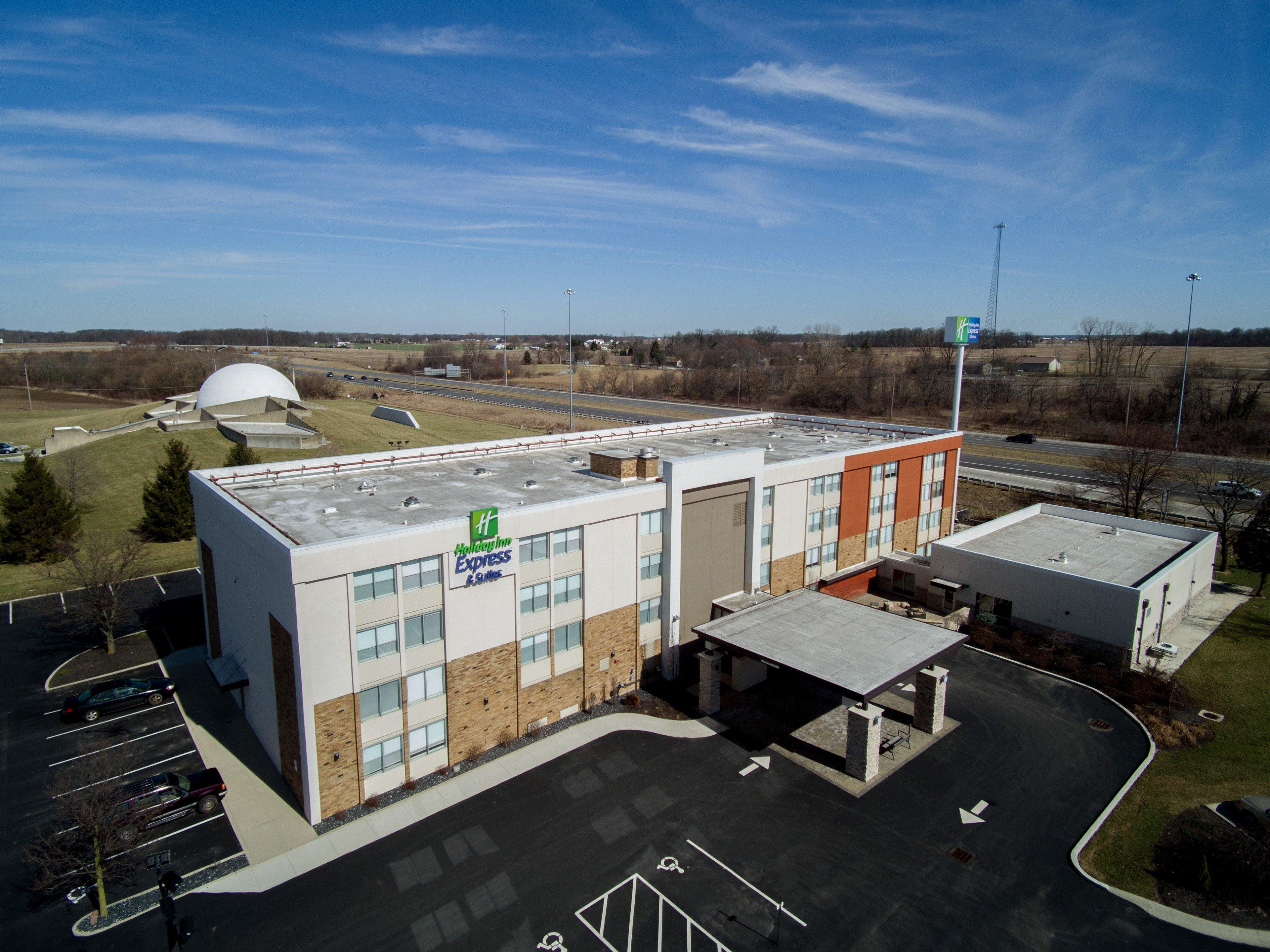 Holiday Inn Express & Suites Wapakoneta By Ihg Exterior photo