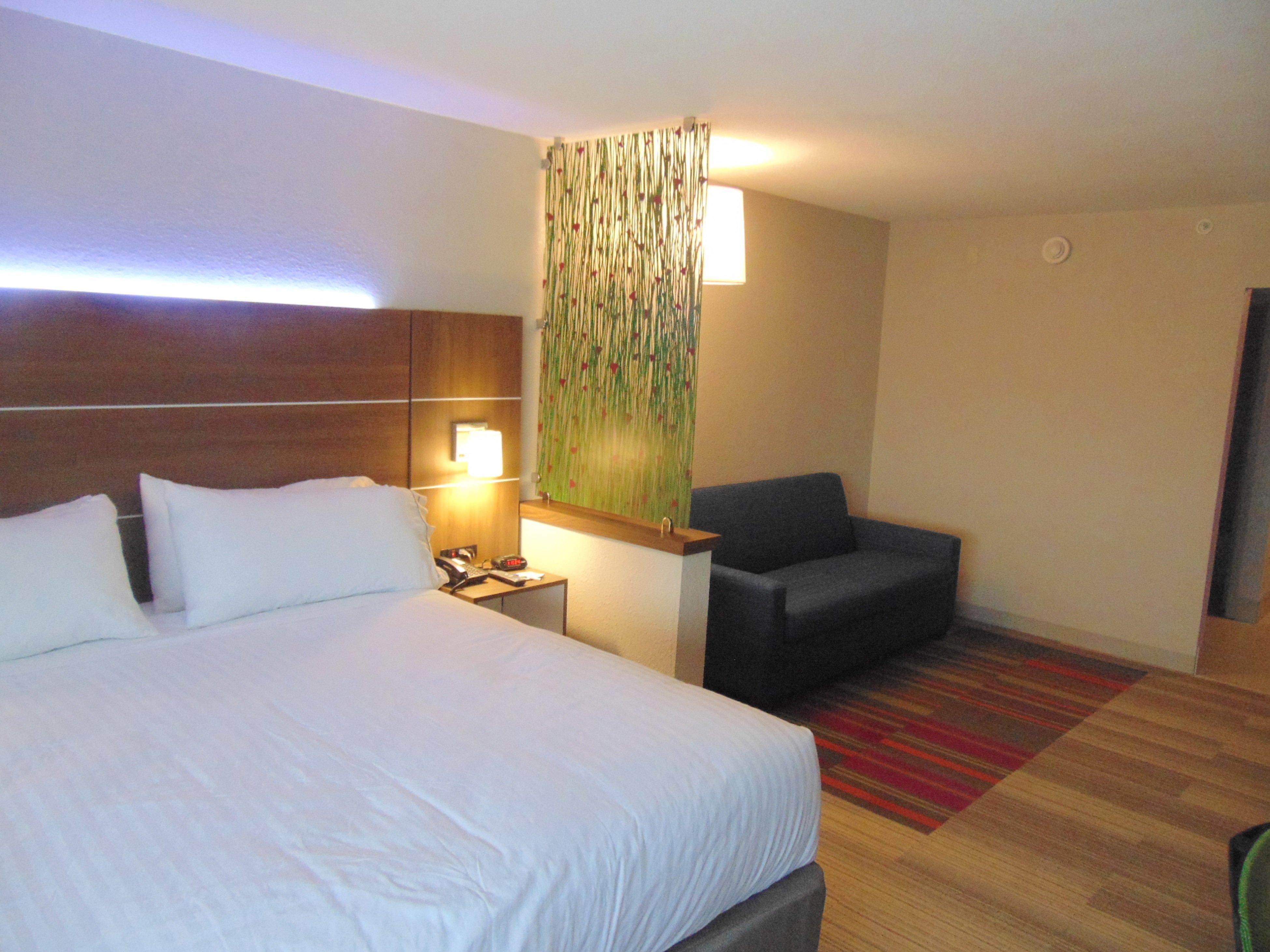 Holiday Inn Express & Suites Wapakoneta By Ihg Exterior photo