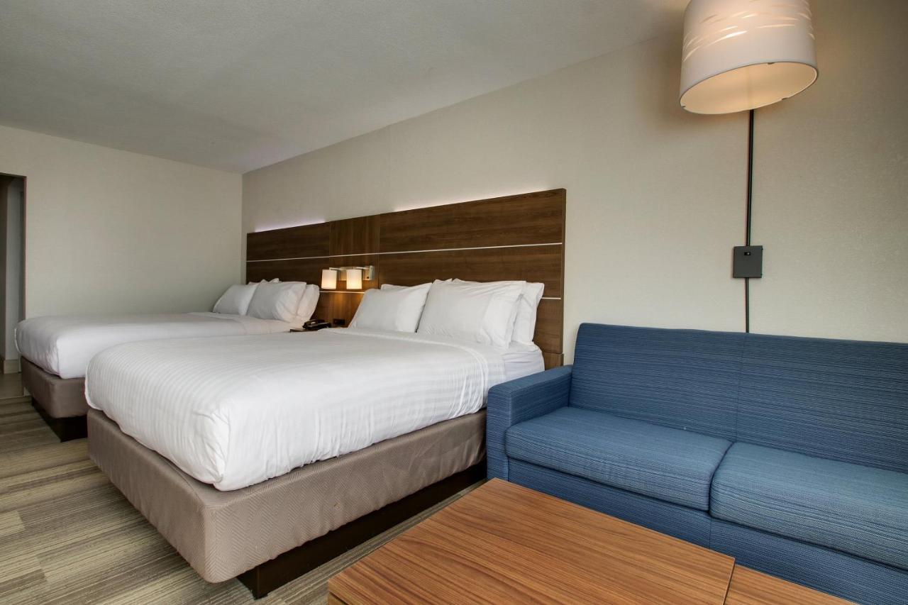 Holiday Inn Express & Suites Wapakoneta By Ihg Exterior photo