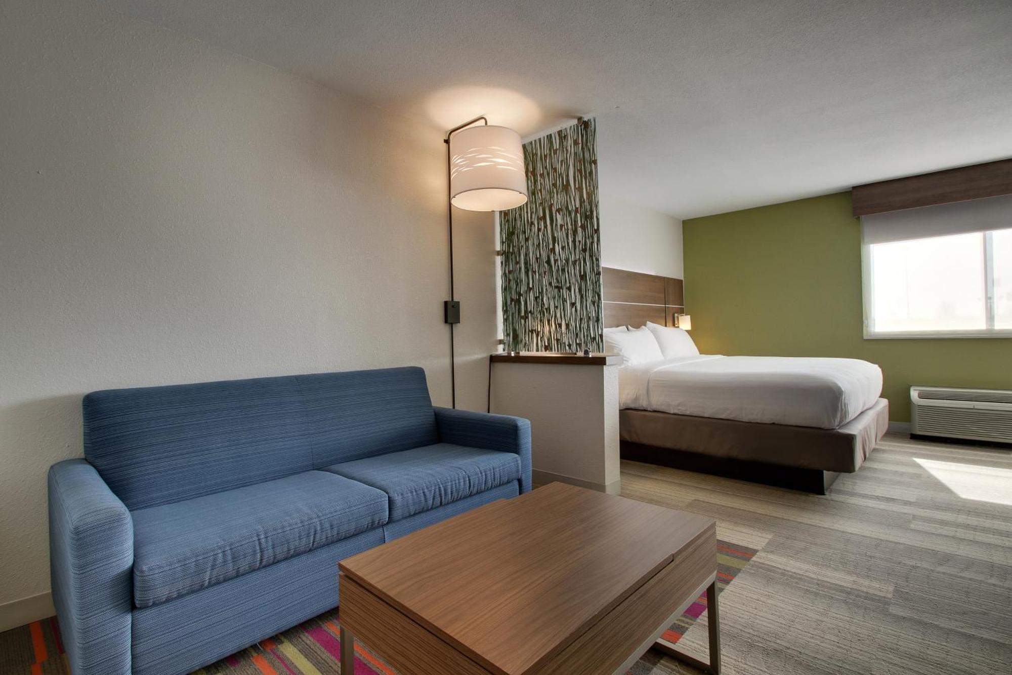 Holiday Inn Express & Suites Wapakoneta By Ihg Exterior photo