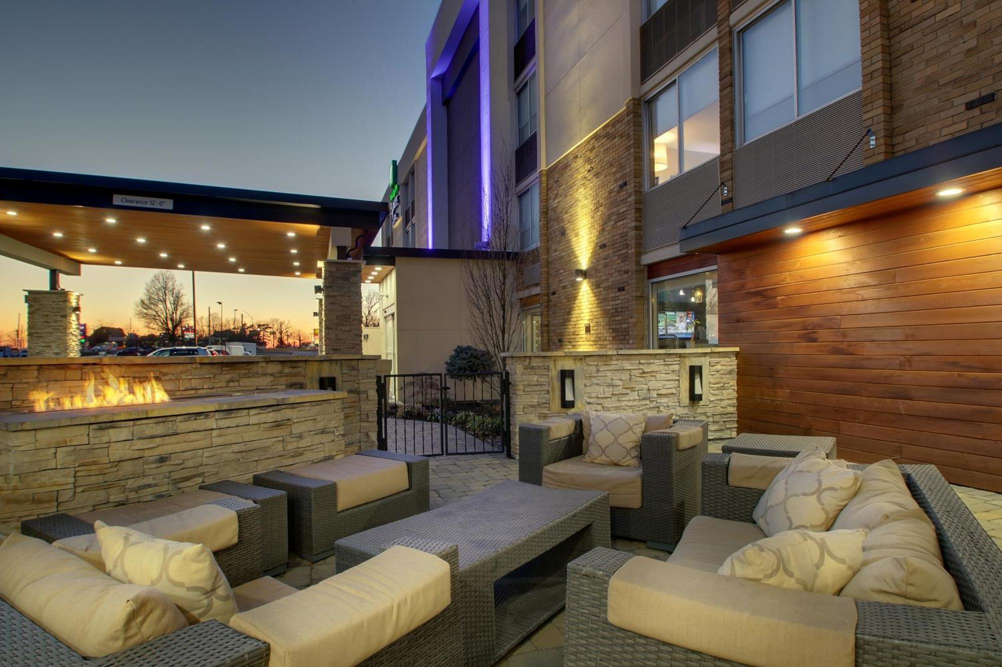 Holiday Inn Express & Suites Wapakoneta By Ihg Exterior photo