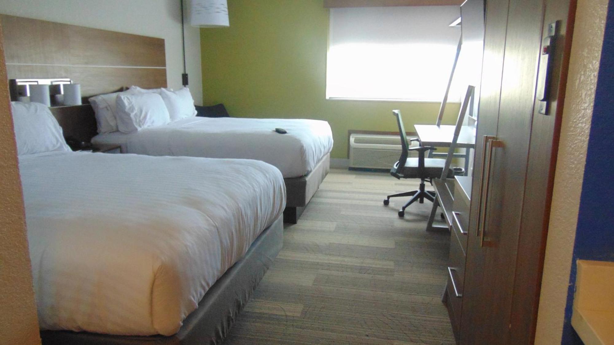 Holiday Inn Express & Suites Wapakoneta By Ihg Exterior photo