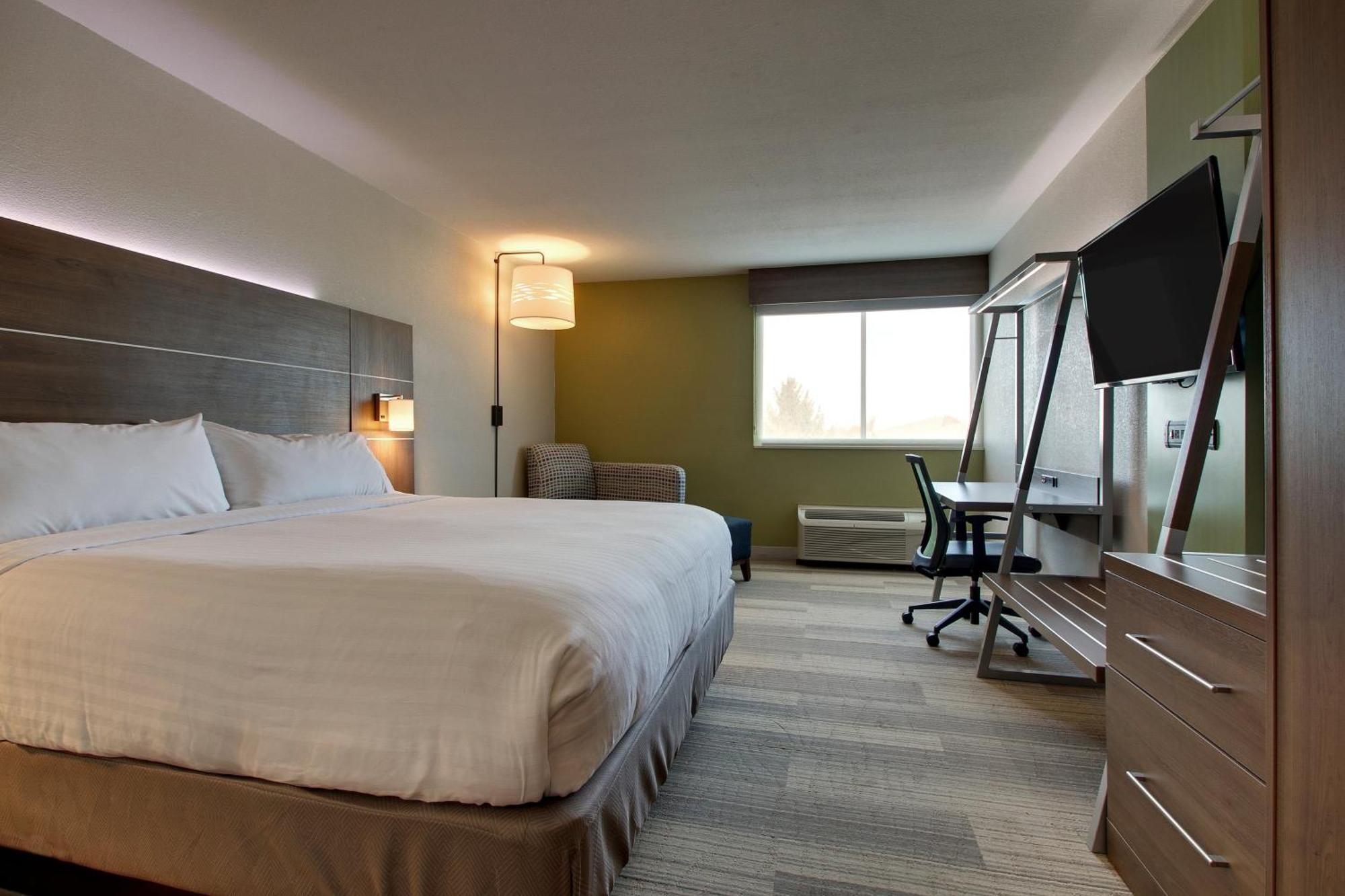 Holiday Inn Express & Suites Wapakoneta By Ihg Exterior photo